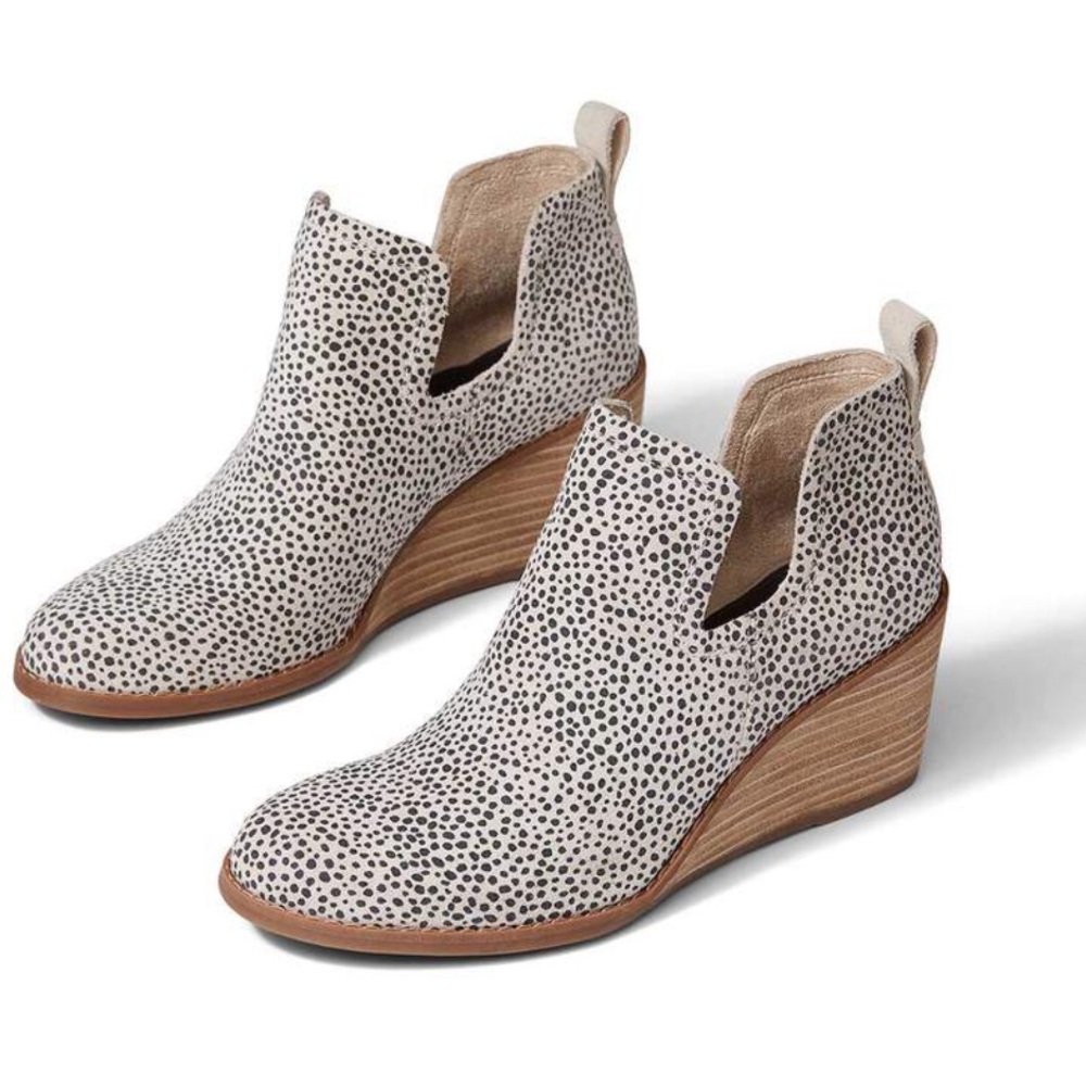 Tom’s Kallie Wedge Bootie size 8.5